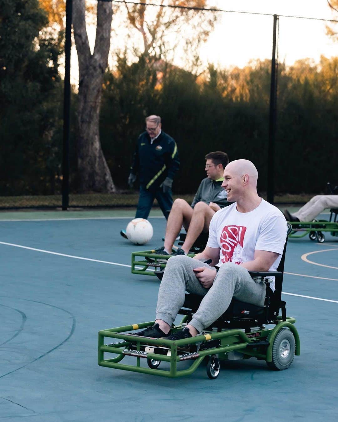 デビッド・ポーコックのインスタグラム：「The @aussiepoweroos are our national powerchair football team. So much fun having a short game with them this morning, and getting absolutely schooled!  All the best for the powerchair football World Cup in October!」
