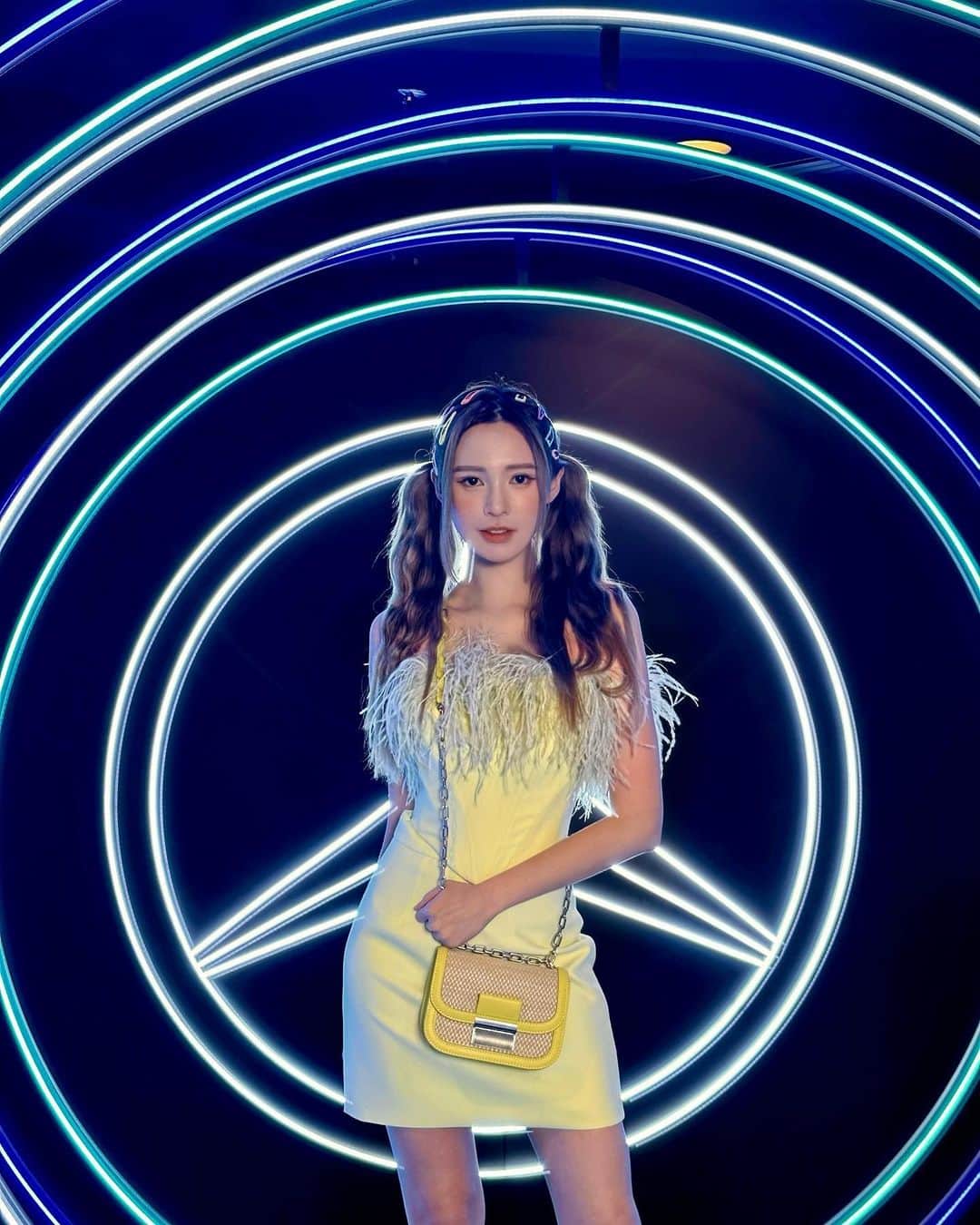 Yumi Wongさんのインスタグラム写真 - (Yumi WongInstagram)「Mercedes-Benz Fashion show😍🥰 Thanks @ivanyoungofficial having Sailor Yumi❤️  Dress: @ivanyoungofficial  Bag & high heels: @charleskeithofficial」6月15日 13時32分 - yumiwong_official