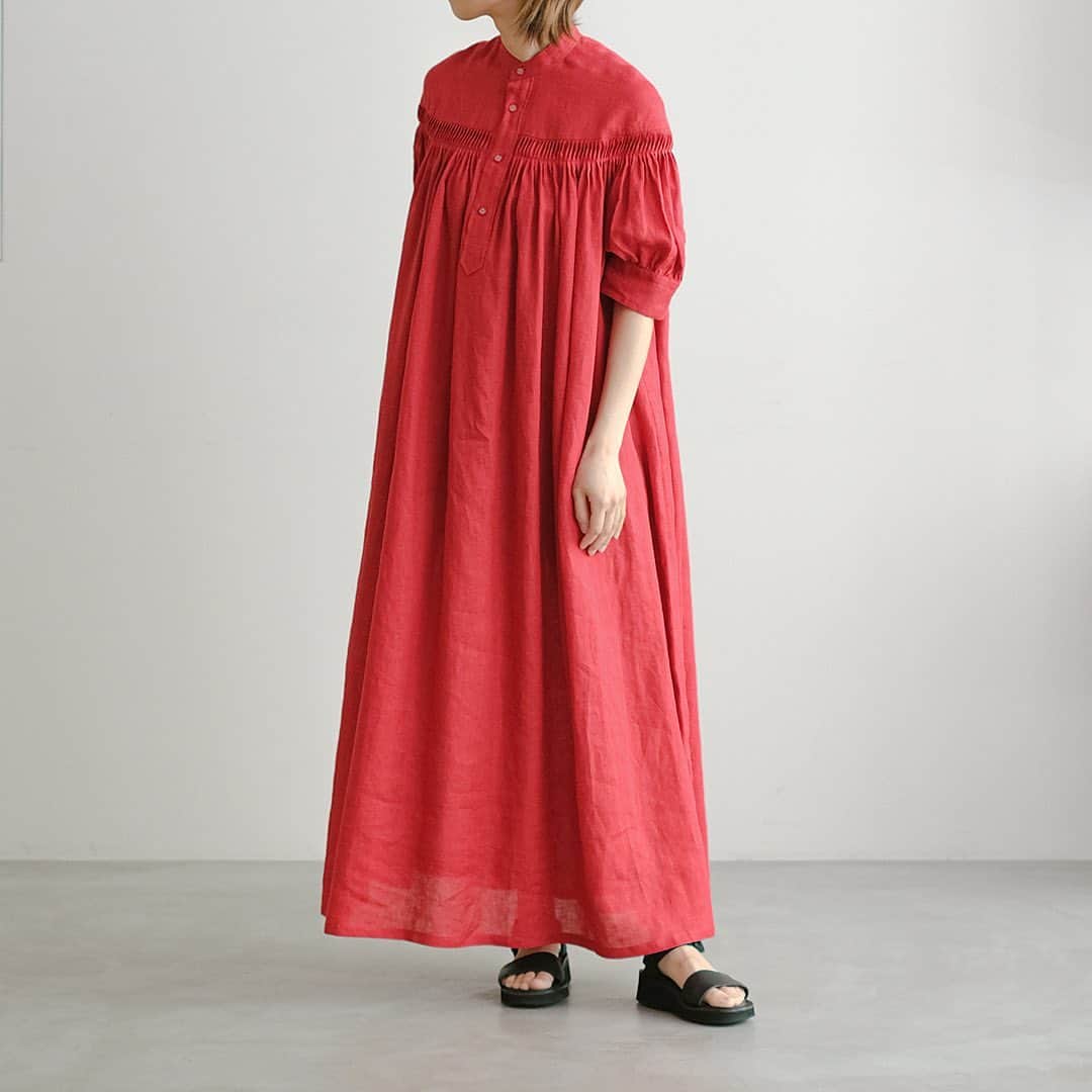 Bshop officialさんのインスタグラム写真 - (Bshop officialInstagram)「Scye Linen pin tuck dress -Exclusive- ¥59,400  #scye #23ss #bshop」6月15日 13時38分 - bshop_official