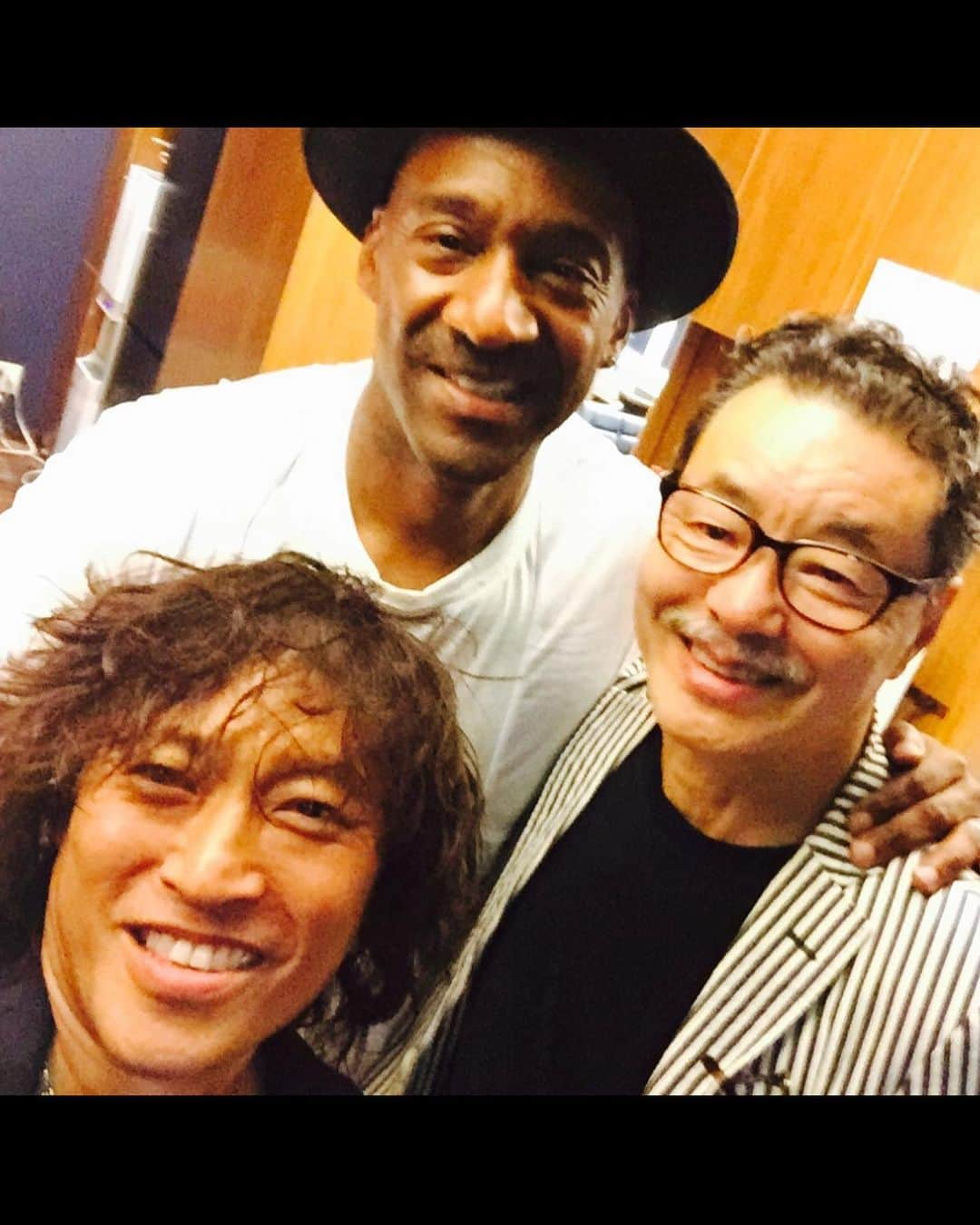 日野賢二さんのインスタグラム写真 - (日野賢二Instagram)「Happy Birthday M3:Mr.Marcus Miller  I Didn’t even realize He went to my high school:LaGuardia High-school of Music & Art. I was heavely Influenced by Miles Davis’s Live Album “We Want Miles”& the one before : ”Man with the Horn”  Also Grover Washington’s  “Wine light” and David Sanborn’s Voyeur “ and “As We Speak” Albums. So You can imagine 15 yrs old me ,already a big fan and watching Marcus at Alumni Concert ,for the first time ….. I was floored….I got to meet him after da gig asking him for lessons…. the next day I woke up changed my Major from Trumpet to Bass! Enough about Me, Happy Birthday Marcus! My biggest Influencer^_^」6月15日 14時04分 - jinobass