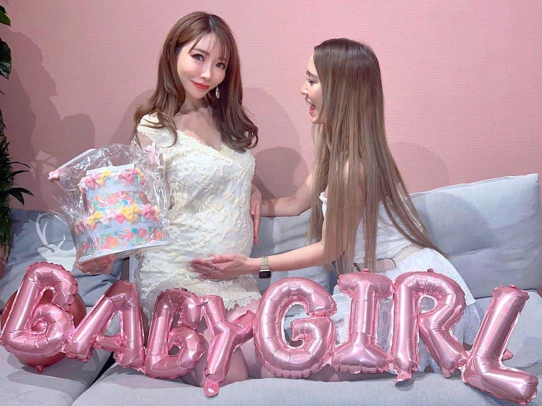 のインスタグラム：「らぶ🥹💖💖💖🤰  こんなスタイルいい妊婦さん見たことない🥵💖  #babyshower」
