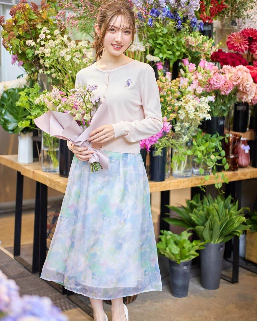 トッコクローゼットさんのインスタグラム写真 - (トッコクローゼットInstagram)「． ．  tocco closet  × HIBIYA-KADAN collaboration collection💐  #skirt 【ウォーターカラーパンジープリントオーガンジータックフレアスカート】 186-176191 ¥7,590ら lavenderblue  beigepink  ． ． ． ． #toccocloset #tocco #トッコクローゼット  #トッコ #日比谷花壇 #コラボレーション #花のある暮らし #パンジー」6月15日 14時24分 - tocco_closet