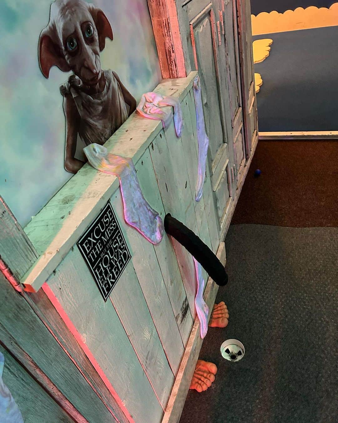 ランス・アーチャーのインスタグラム：「So @jamesstormbrand found a very “interesting” indoor putt putt golf corse and Bar in Lincoln #England  last wknd. Called the #gloryhole」