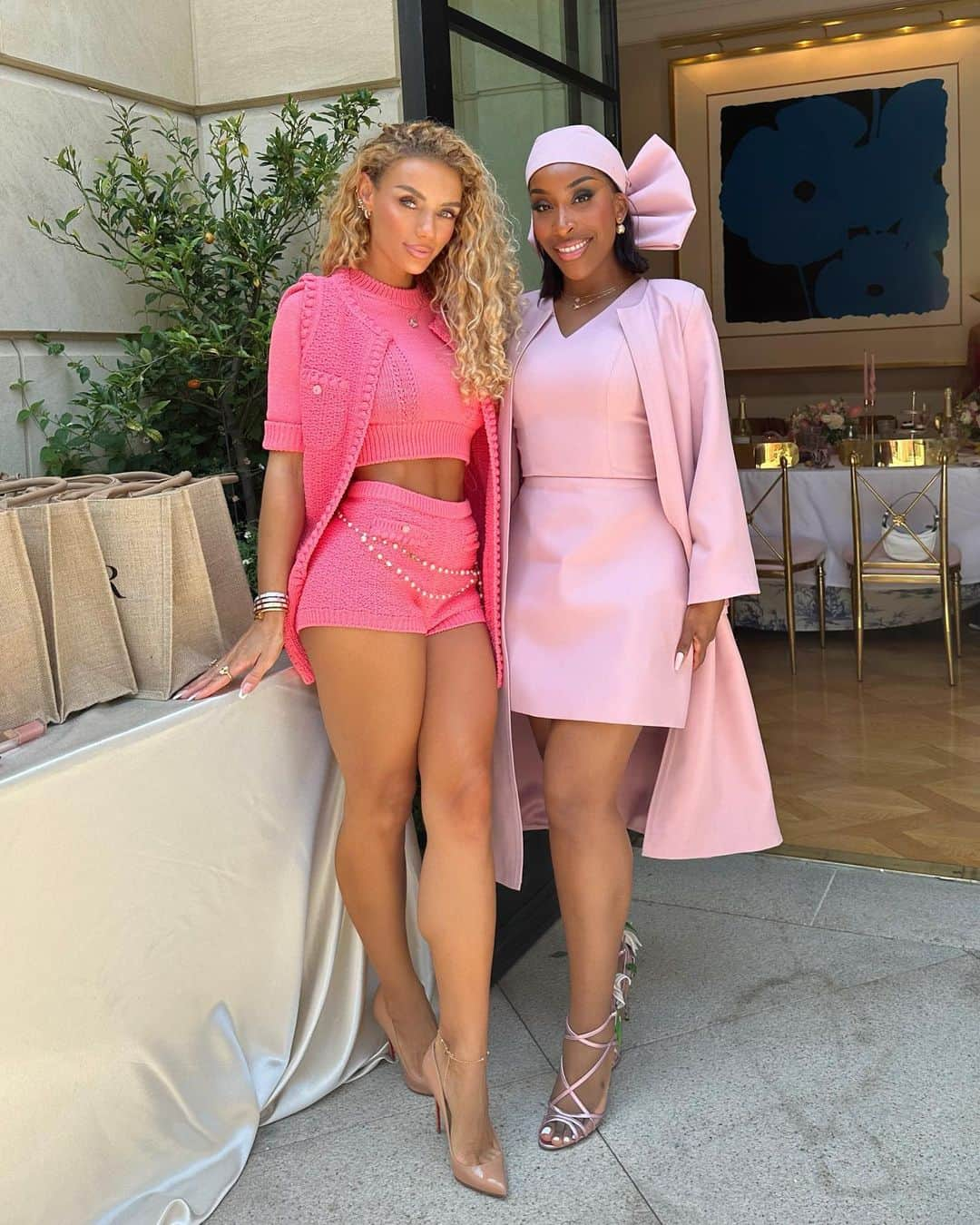 Jena Frumesさんのインスタグラム写真 - (Jena FrumesInstagram)「Self-care isn’t selfish✨ - @jackieaina   Beautiful brunch w/ @forvrmood 🕯️ I’ve loved this brand from the beginning, and so inspired to watch the growth! You’re killing it Jackie💓 Lovely event with lovely ladies in PINK!🌺」6月15日 6時27分 - jenafrumes