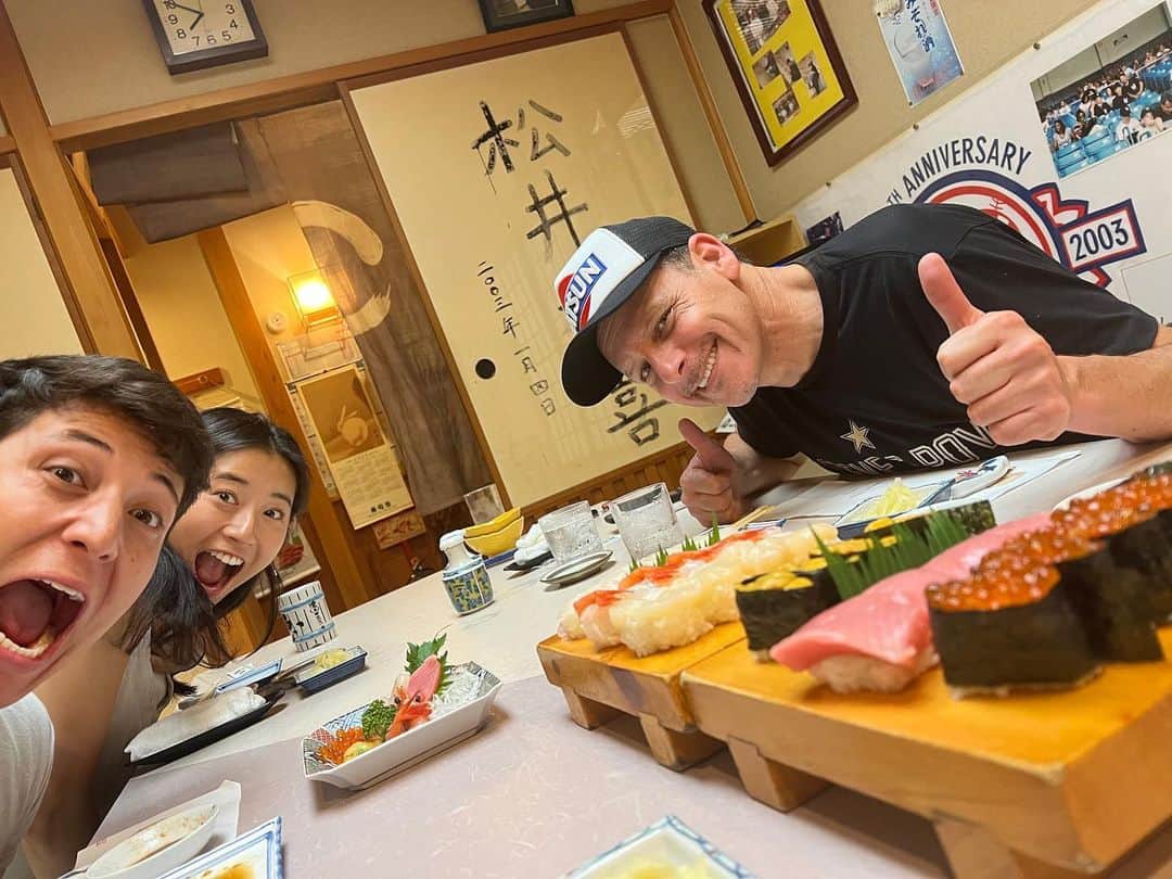 スティーブのインスタグラム：「SUSHI 🍣 in TOYAMA 富山でめちゃくちゃ美味しい寿司‼️JNCARS永井さん、ご馳走様でした😋　@jncars.toyama @asu0711」