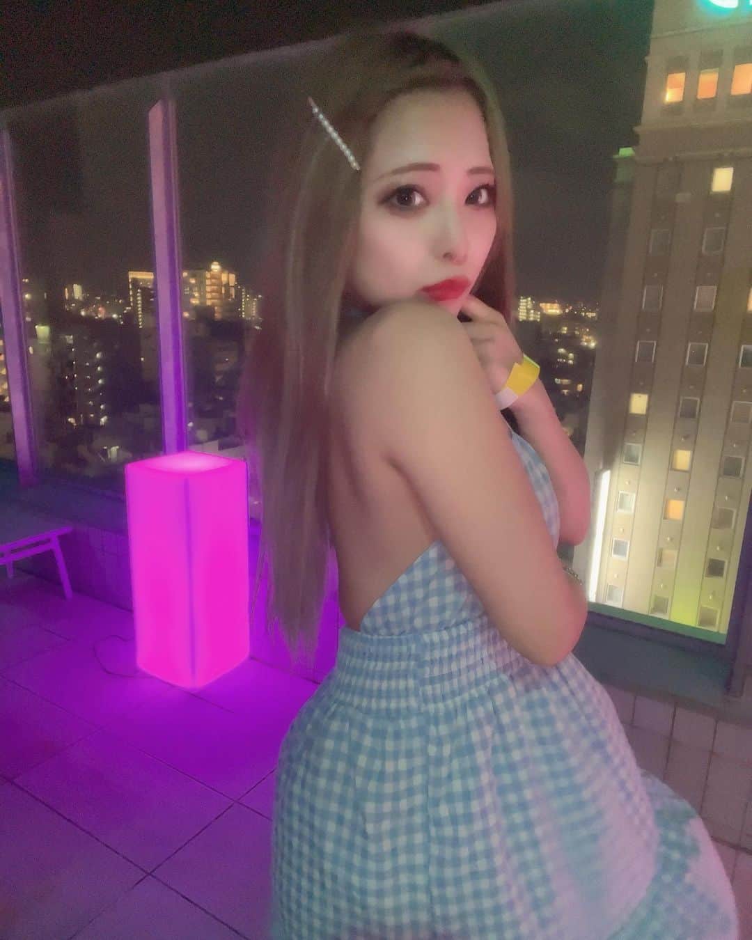 ありえのインスタグラム：「💙💖💙💖💙 : : : 旅にでたい ( •︠-•︡ )  #バーレスク大阪 #バーレスク東京 #バーレスク大阪ありえ #北新地 #インスタ映え #ホスト  #韓国メイク  #童顔女子  #実物とは異なります  #コスプレ #バニー  #burlesqueosaka  #burlesquetokyo  #SnowMan」
