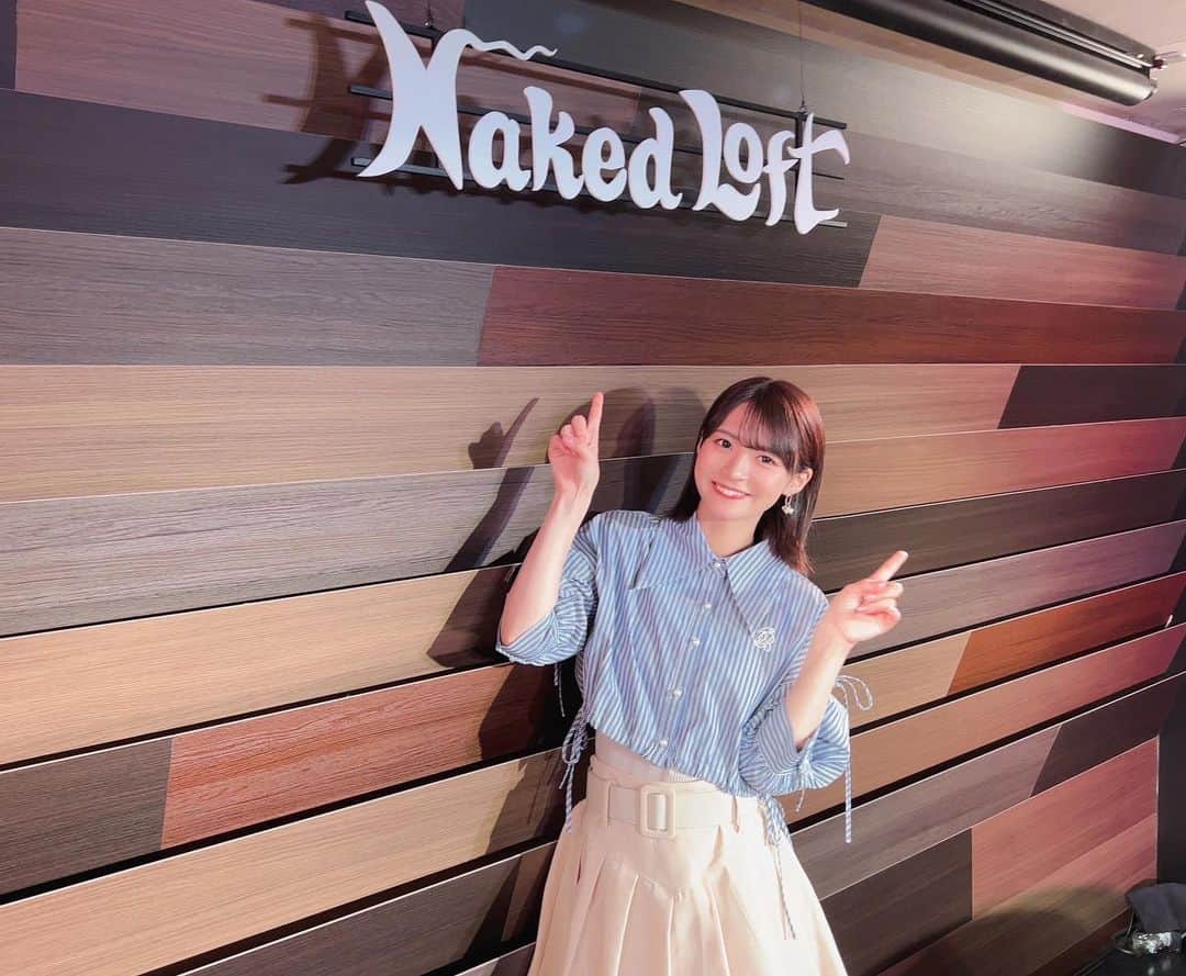 のインスタグラム：「久しぶりの横浜楽しかったです⭐️  6/7はネイキッドロフトさんで、横浜ヨコハマさんと 写真集発売トークショーライブをしました🎤  色々お話しできてとても楽しかったです  この日の私服お気に入りなのですが、どうでしょう☺️  ご来場いただいた皆様ありがとうございました🥳  #ハニカミなつ笑顔 #2nd写真集」