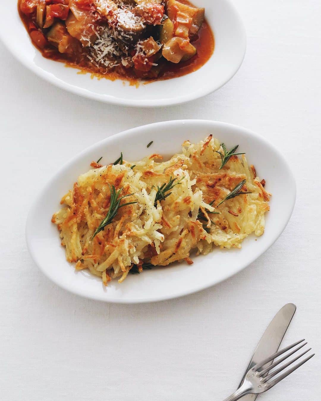 樋口正樹のインスタグラム：「Today's breakfast 🥔 . 今朝は残りものですが、 昨晩のラタトゥイユと じゃがいものガレット。 . . #じゃがいものガレット #ポテトが主食 #野菜のおかず #野菜料理 #potatogalette #breakfast」