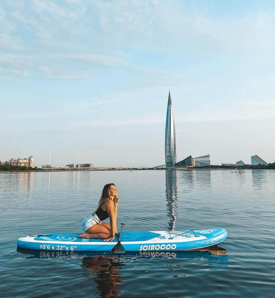 エレーナ・エレミナのインスタグラム：「🐠 прекрасная прогулка на sup @sup_fitness__ 🤍 спасибо;)」