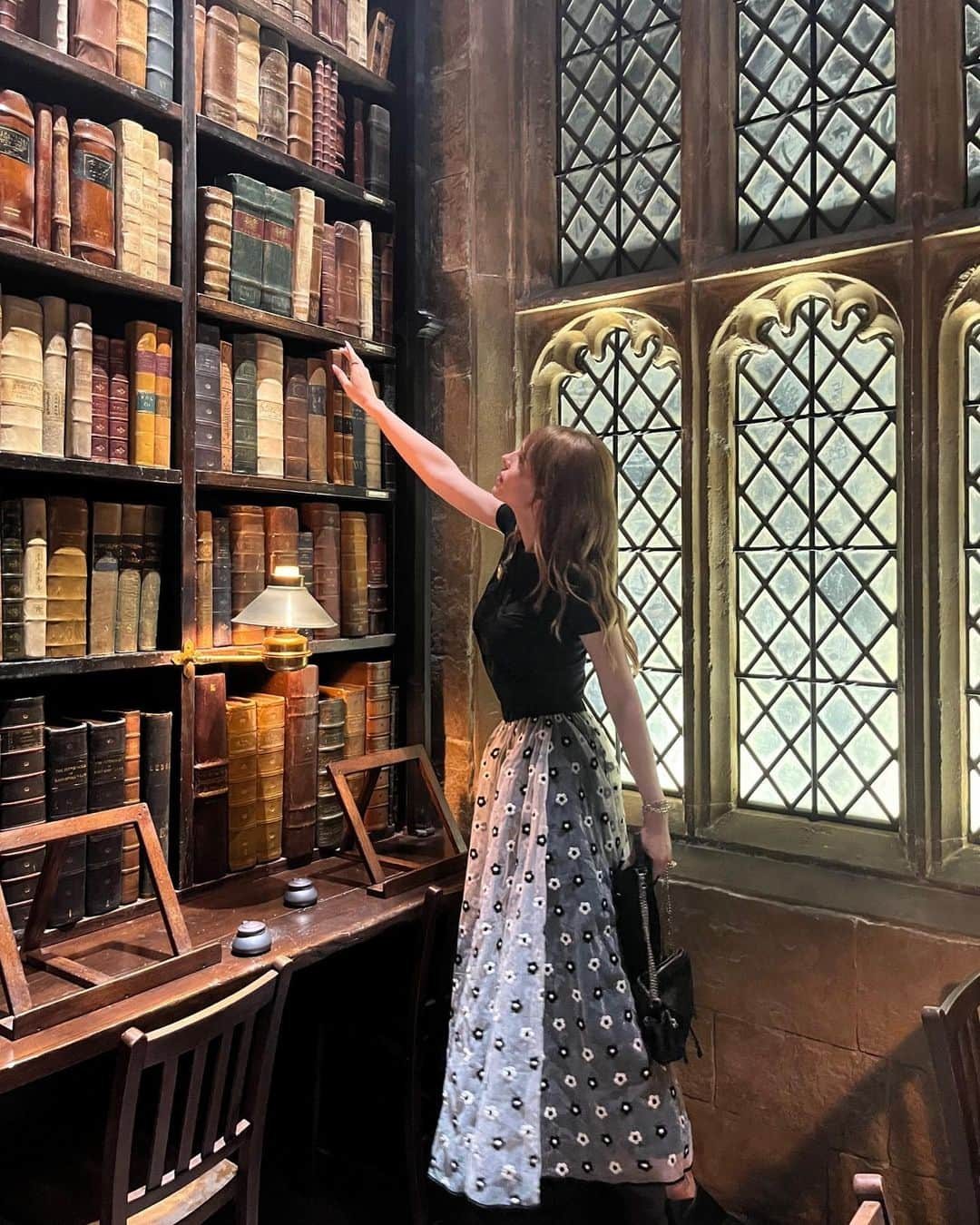 IVANさんのインスタグラム写真 - (IVANInstagram)「Open Tomorrow🐍🦁🪄🪄✨ 🏫🏰🧙🏼‍♀️🧌🧚🏽‍♂️  The MAKEING OF Harry Potter ♡  一足先にお邪魔🪿 映画の裏側ディテール、衣装小道具細やかな場所や歴史… あっという間に3時間経ってた🪄✨ 30枚位写真載せたい🥺笑  明日からです！是非！ @wbtourtokyo  @warnerjp_official  #themakeingofharrypotter  #ハリポタツアー」6月15日 8時24分 - fresanaca