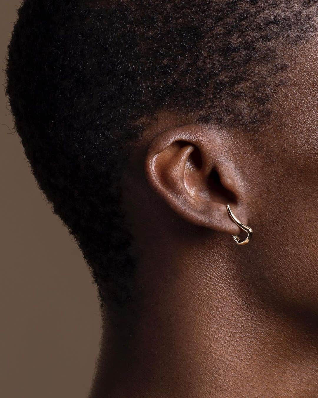 Hirotaka Jewelryのインスタグラム：「“CYGNUS” EARRING #hirotakajewelry」