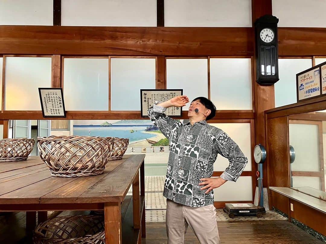 依田司さんのインスタグラム写真 - (依田司Instagram)「6月15日(木) 東京小金井市にある『江戸東京たてもの園』から。 今から３０年前に東京都江戸東京博物館の分館として開設されました。 現地での保存が不可能となった歴史的建造物を可能な限り移築し、復元・保存・展示しています。 今回は、梅雨時期ということもあり「和傘問屋」に注目。和傘がどうやって作られていたのかのコーナーもあり、雨の季節に傘について考えてみるのも良いですね。  #江戸東京たてもの園 #goslowcaravan #ゴースローキャラバン #依田さん #依田司 #お天気検定 #テレビ朝日 #グッドモーニング #気象予報士 #お天気キャスター #森林インストラクター #グリーンセイバーアドバンス #プロジェクトワイルド #IPCC伝導者 #japan #japantrip #japantravel #unknownjapan #japanAdventure #japanlife #lifeinjapan #instagramjapan #instajapan #療癒 #ilovejapan #weather #weathercaster #weatherforecast」6月15日 8時50分 - tsukasa_yoda