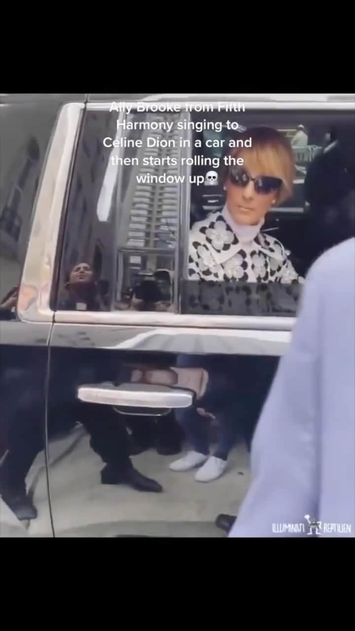 のインスタグラム：「Just an fyi… 😝😂」