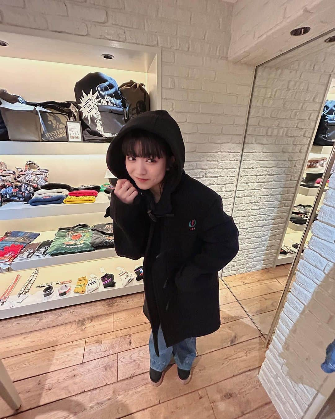 新井ひとみさんのインスタグラム写真 - (新井ひとみInstagram)「@hystericglamour_tokyo  @hystericglamour_store  with 弟  #女子流　#新井ひとみ #宮城県出身 #日本　#style  #ootd #aw2023 #hystericglamour #hys #ootdfashion #ootdstyle #Japan l#좋아요환영　#데일리룩　#오오티디　#패션스타그램　#每日穿搭　#日系穿搭　#都内　 #都内某所」6月15日 14時52分 - hitomi_tokyogirlsstyle