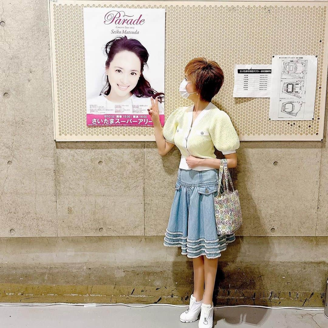 小柳ルミ子さんのインスタグラム写真 - (小柳ルミ子Instagram)「可愛い可愛い妹🥰💕  聖子ちゃんに 又々、感謝です🥰🙏❣️  ずーっと ずーっと  ずーっと ずーっと  フォロワーが3.0万人だった私😂  どんなに努力しても どんなに頑張っても もう、永久に増えないと諦めてました😢💦  所が…  聖子ちゃんの事を書いたら 突然フォロワーが3.1万人に増えました😵❣️ ビックリです😵❣️ 改めて、聖子ちゃんの人気の凄さを実感しています🥰💖💖💖  凄いなぁー聖子ちゃんは🥰❣️ 1年中、聖子ちゃんの事書きたいよ🤣💦💦💦  聖子ちゃん、有難う🥰🙏 感謝です🥰🙏  聖子ちゃんに足向けて寝れないナ🤣❣️  フォロワーになって下さった皆さん 有難うございます🙏‼️ 今後とも宜しくお願いします🥰‼️  ⠀  #松田聖子 さん⠀ #歌手 ⠀ #アイドル ⠀ #スーパースター ⠀ #人気 ⠀ #永遠のアイドル ⠀ #感謝 ⠀ #感動 ⠀ #有難う ⠀ #インスタ ⠀ #フォロワー ⠀ #フォロー ⠀ #可愛い ⠀ #綺麗 ⠀ #若い ⠀ #聖子ちゃんからのプレゼント ⠀ #お誕生日プレゼント ⠀ #お気に入り ⠀ #聖子ちゃんと2ショット⠀ #大好きだよ」6月15日 9時59分 - rumiko_koyanagi