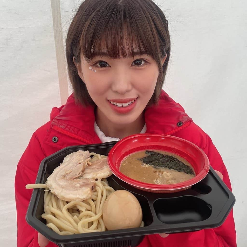 陽向こはるさんのインスタグラム写真 - (陽向こはるInstagram)「ラーメン祭で食べてきたラーメン！(まだ半分くらい)   #ラーメン #ラーメン祭 #大つけ麺博 #イラスト #絵 #デザイン #iPad #ナルト #make #makeup  #アイドル #idol #japan #日本 #秋葉原 #滋賀 #東京 #tokyo #girl #24歳 #八街 #小山 #千葉 #栃木 #ラーメン女子  #ラーメン屋  #たまご  #コーン #ねぎ  #チャーシュー」6月15日 10時02分 - coharuhinata