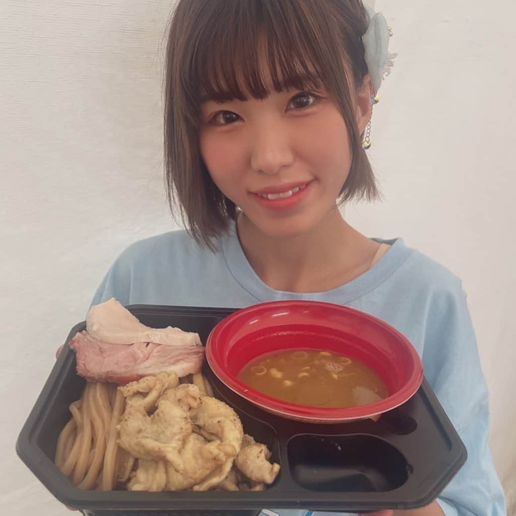 陽向こはるさんのインスタグラム写真 - (陽向こはるInstagram)「ラーメン祭で食べてきたラーメン！(まだ半分くらい)   #ラーメン #ラーメン祭 #大つけ麺博 #イラスト #絵 #デザイン #iPad #ナルト #make #makeup  #アイドル #idol #japan #日本 #秋葉原 #滋賀 #東京 #tokyo #girl #24歳 #八街 #小山 #千葉 #栃木 #ラーメン女子  #ラーメン屋  #たまご  #コーン #ねぎ  #チャーシュー」6月15日 10時02分 - coharuhinata