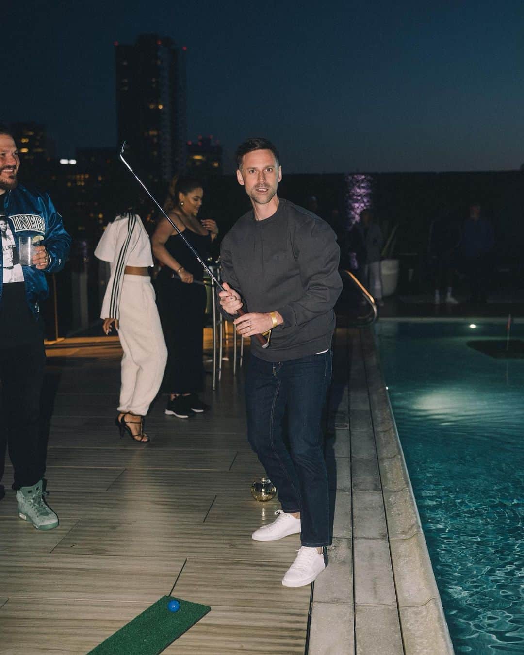 Jonahmaraisさんのインスタグラム写真 - (JonahmaraisInstagram)「the boys were out last night!!⚡️🏌🏻 @bogeyboys @adidas   📸: @jmdmcreative」6月15日 10時09分 - jonahmarais
