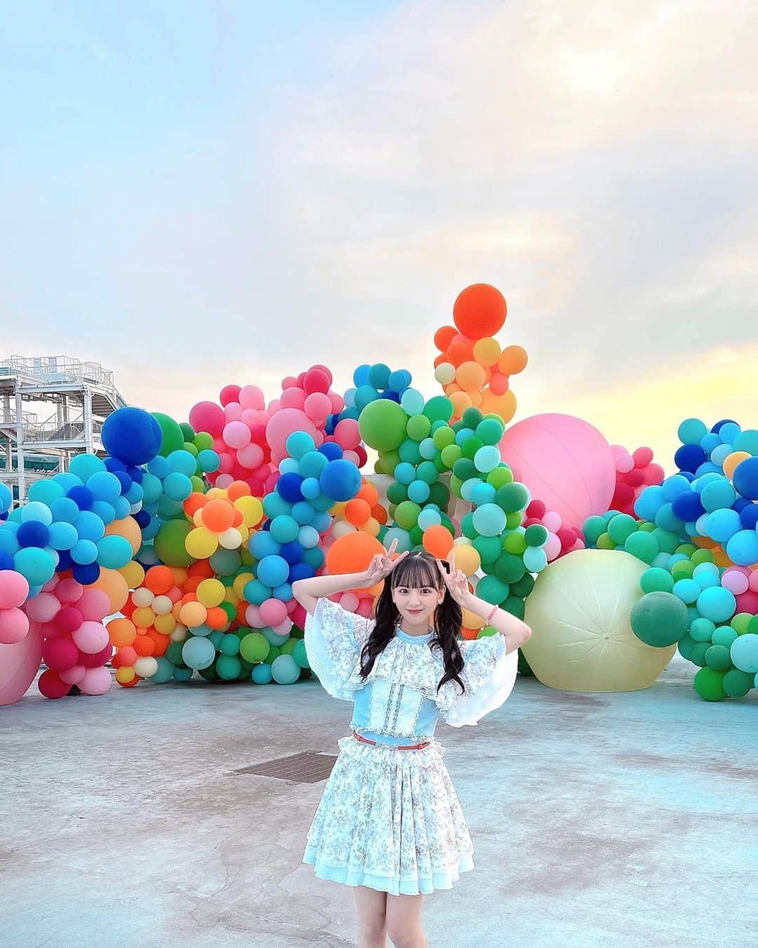 末永桜花さんのインスタグラム写真 - (末永桜花Instagram)「𓂃𓈒𓏸 ⁡ ･ ･ ⁡ 𝐨𝐟𝐟 𝐬𝐡𝐨𝐭...📷🩷 ⁡ ･ ･  #バルーン #風船 #プール」6月15日 10時25分 - ouka_ske0226