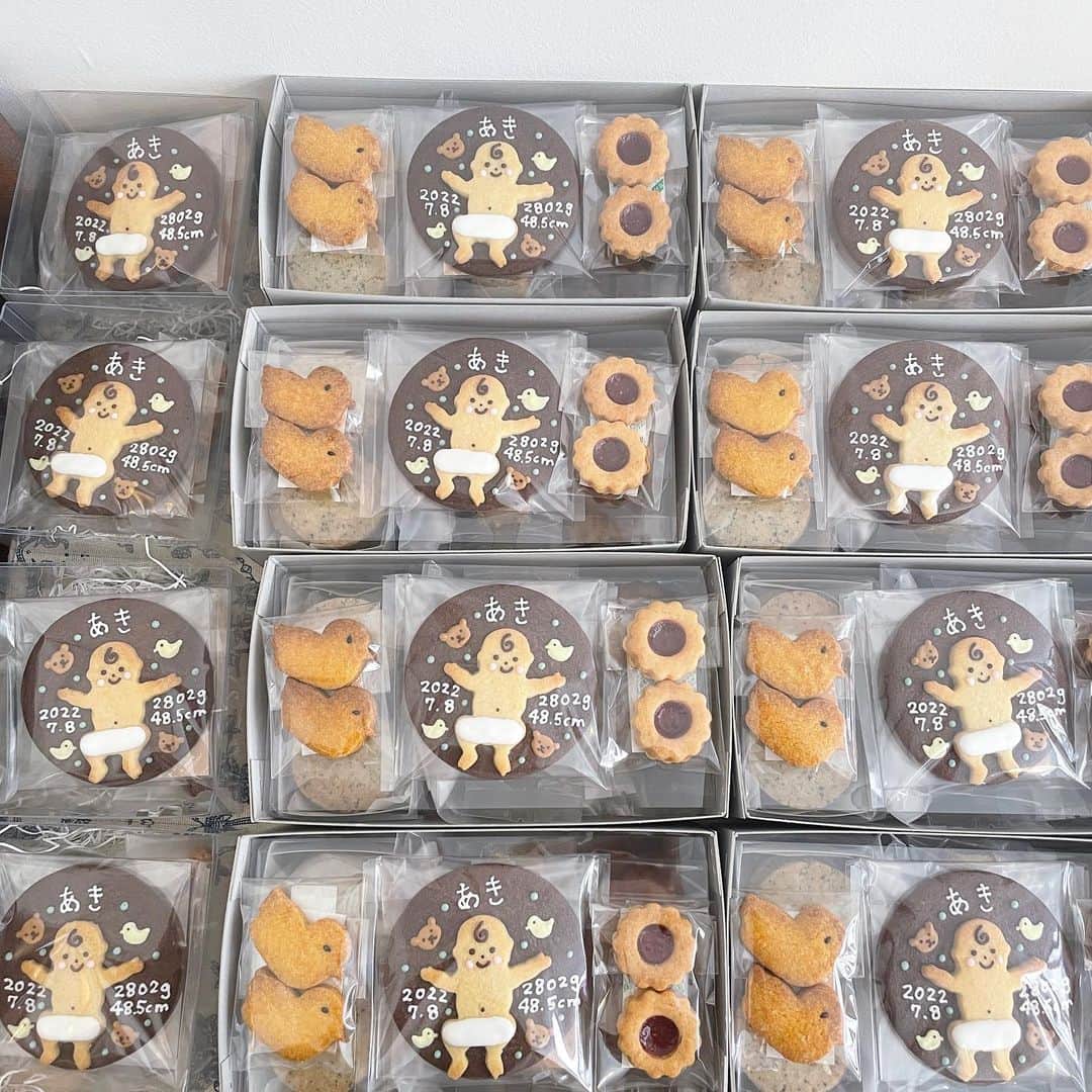 のインスタグラム：「近日中に7月のオーダースケジュールアップします😊  #焼き菓子 #お菓子の詰め合わせ #オーダーお菓子 #お菓子ボックス #記念日のお菓子 #出産内祝い #内祝い #内祝いハイジ #おやつ屋ハイジ #焼き菓子ギフト #お取り寄せスイーツ #出産お祝い #出産ギフト #お誕生日クッキー」