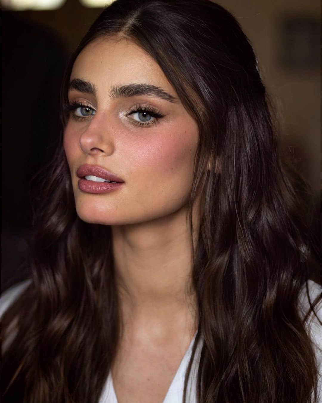 Carolina Gonzalezさんのインスタグラム写真 - (Carolina GonzalezInstagram)「🤍T A Y L O R🎀BLUSHING BRIDE 🎀 @taylor_hill  #MakeupbyMe @cgonzalezbeauty  Assisted by @veronicagaona  Photo by @thebeautycine  Hair @daniellepriano  Assisted by @kellihoff #TaylorHill  #CGonzalezBeauty  #ArmaniBeauty    USING:    @armanibeauty  Luminous Silk Glow Blush 51 Luminous Silk Concealer 5.25, 5.75  Luminous Silk Foundation 5.75, 5.8  A Contour 21 Eye Tints 42, 18m, 22m, 36m  Luminous Silk Glow Setting Powder 4, 5.5  Lip Power 109 Eyes To Kill Mascara Classico」6月15日 10時33分 - cgonzalezbeauty