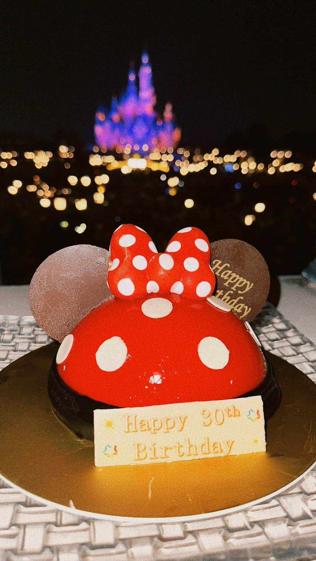 Chi Puのインスタグラム：「🥳🎂🎇」