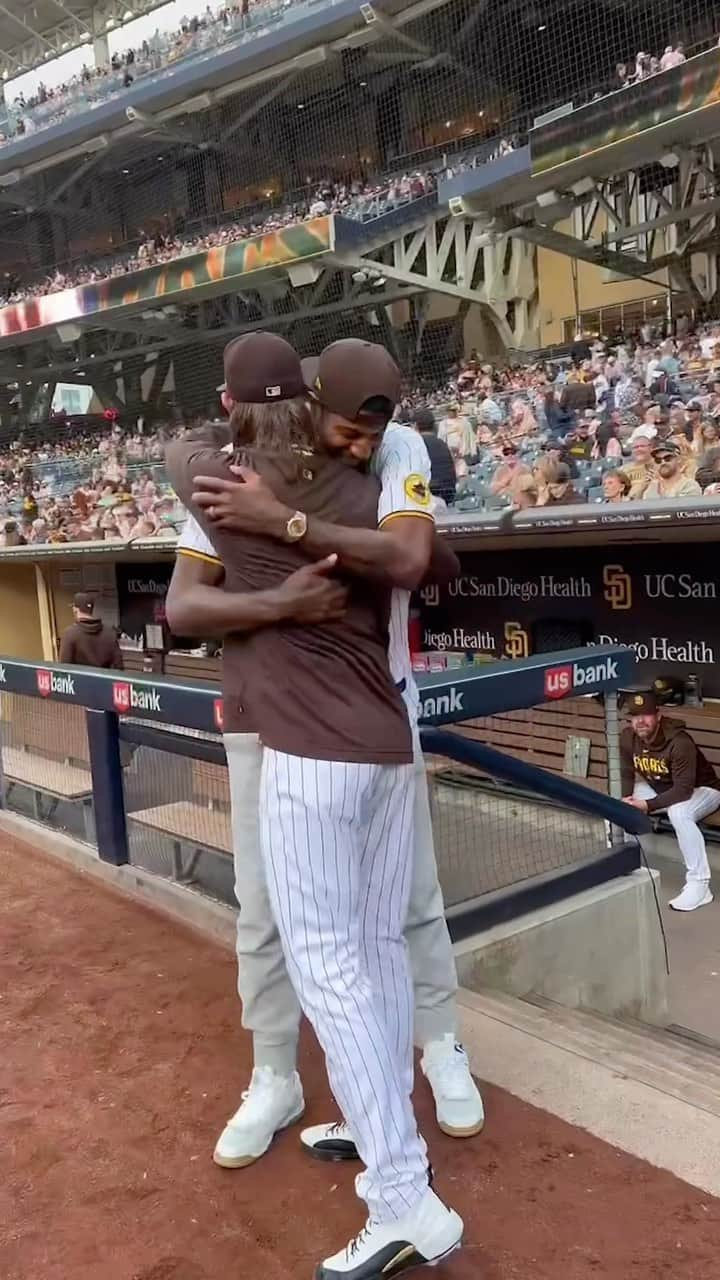 ポール・ジョージのインスタグラム：「PG-13 threw out the first pitch at tonight’s @padres game!」