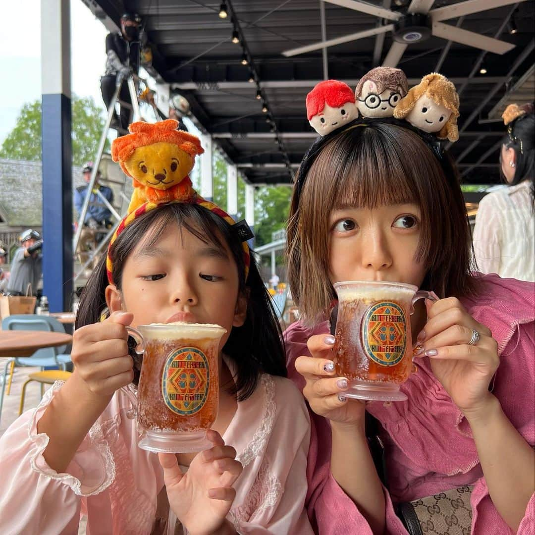 Boseさんのインスタグラム写真 - (BoseInstagram)「2人とも誕生日が近いので、一緒にハリポタツアー。バタービールで乾杯。おめでと〜。 #ハリポタツアー #ゲバたん #あさちゃん」6月15日 11時07分 - bose_sdp