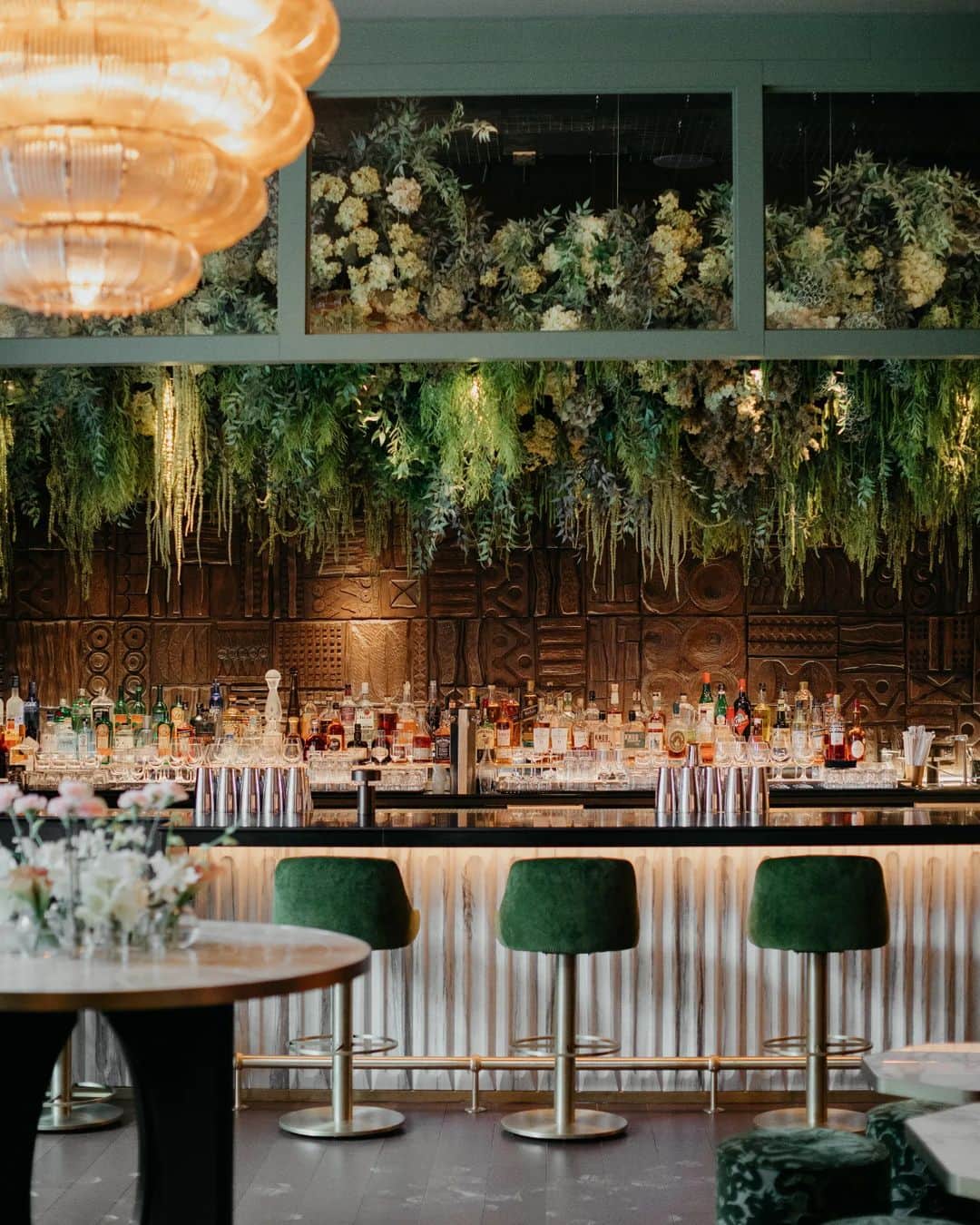 リッツ・カールトンのインスタグラム：「Texture, color, and nature mix into irresistible design at The Ritz-Carlton New York, #Nomad.」