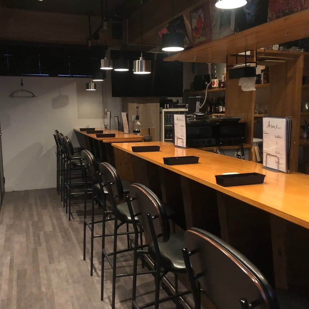 シェフ大西のインスタグラム：「2023年7月15日をもちまして、料理うまいBAR COCOCOROの通常営業を休止することといたしました。  調布の皆様、遠路お越しくだる皆さまのおかげで6年間営業できました。心よりお礼申し上げます。  今後イベント営業なども開催予定ですので、引き続きよろしくお願いいたします。  ありがとうございました。  大西哲也  #調布 ＃BAR #COCOCORO #西調布」