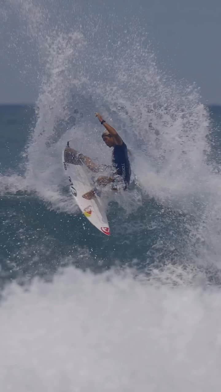 五十嵐カノアのインスタグラム：「Thank you El Salvador! Qualified for the Olympics, 4th place in the ISA world games and a 5th place this week in the CT. Walking away very dehydrated but with some really fun memories :) Feeling like the results are starting to fall for me now after a tricky start to the year. But I’m thankful for all the lessons i’ve been taught so far this year, it was vital for me especially now at the beginning of my career. Now onto brazil 🇧🇷」