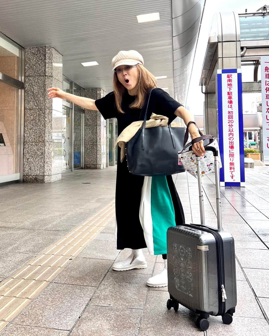 熊谷真実さんのインスタグラム写真 - (熊谷真実Instagram)「雨降ってます。 シゾーカ いってきます！ 本日は雨の中お集まりいただき ありがとうございます😊  楽しみだなぁ  #熊谷真実 #梅雨だから #実は6月か好き #雨も好き #肌が潤う #いってきます #お洋服は #プレステージ」6月15日 12時33分 - mami_kumagai310