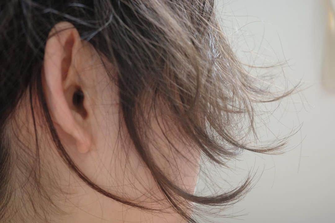 鎌滝えりのインスタグラム：「朝起きたらあらゆるものを記録していて、2020年くらいからからだの変化をとってるのだけど、ふくよかに肉がついたからだを記録するのがたのしい。 かおもはだも肉も、ちゃんと歳をとるから、それがいとしいいとしい。」