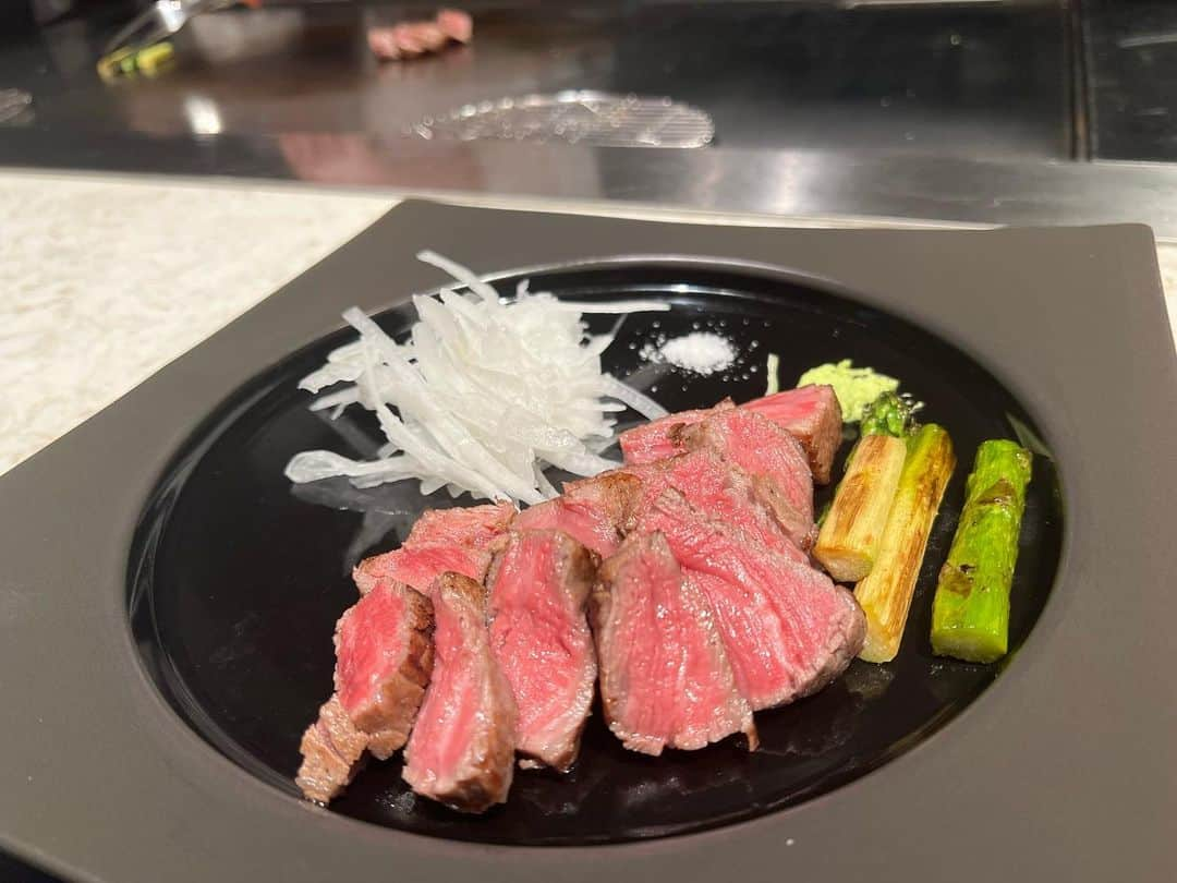 宮下まひろさんのインスタグラム写真 - (宮下まひろInstagram)「湘南の鉄板焼きやさん 海と鉄板焼きが好き🫶  #池袋　#鉄板焼き　#湘南　#神奈川　#ご飯　#肉　#伊勢海老　#池袋エンジェルフェザー #エンジェルフェザー　 #エンジェルフェザー池袋 #鎌倉　 #キャバクラ #キャバ嬢　 #キャバ」6月15日 22時40分 - mito_oxo