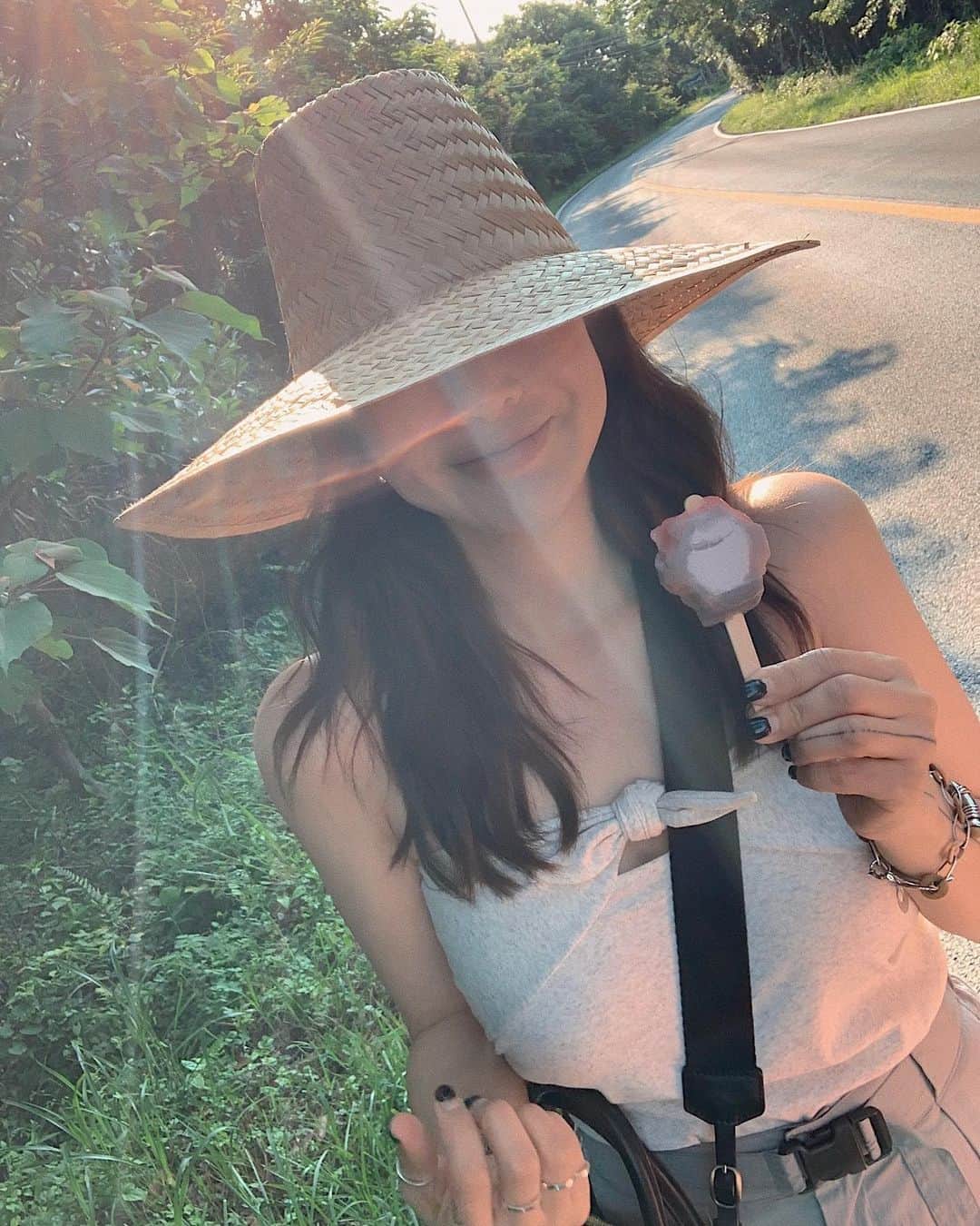 nanaのインスタグラム：「정말 오랜만에 제주를 듬뿍 즐기고 있어요👋🏽」