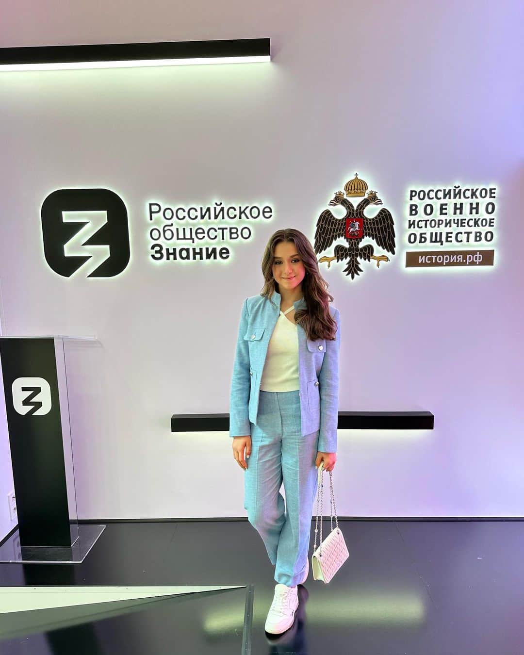 カミラ・ワリエワさんのインスタグラム写真 - (カミラ・ワリエワInstagram)「Вы не поверите, но я на ПМЭФ ...