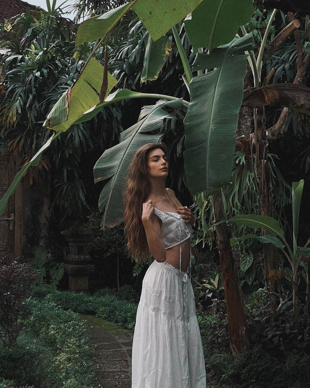 freepeopleのインスタグラム：「Maxi skirts, flowing dresses, and tops... that's how we're styling this summer. Link in bio.   #whenyouwearFP」