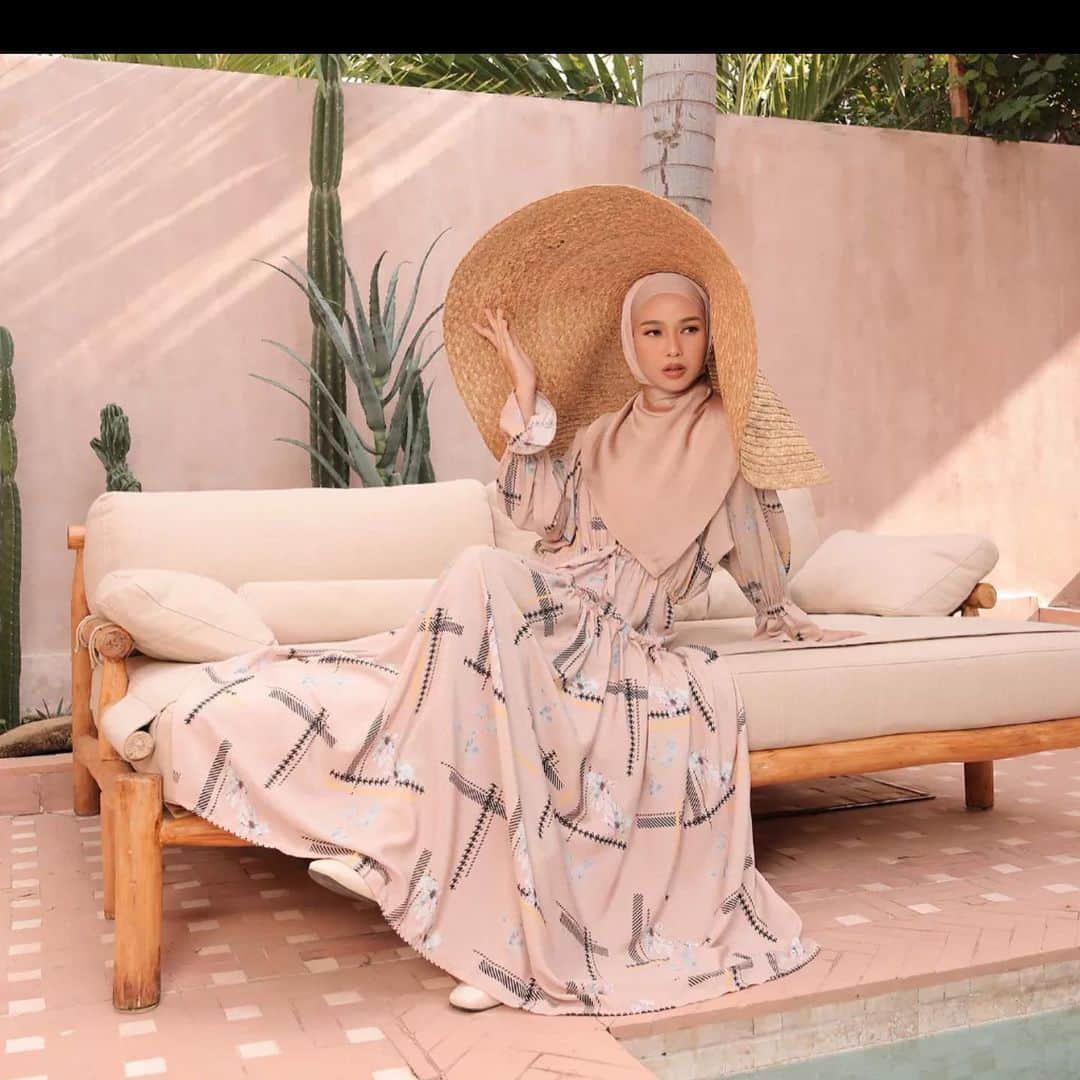 Zaskia Sungkarのインスタグラム：「#ZaskiaxShireen @zaskiasungkarjakarta x @zashi.id #Intuisi3.0」