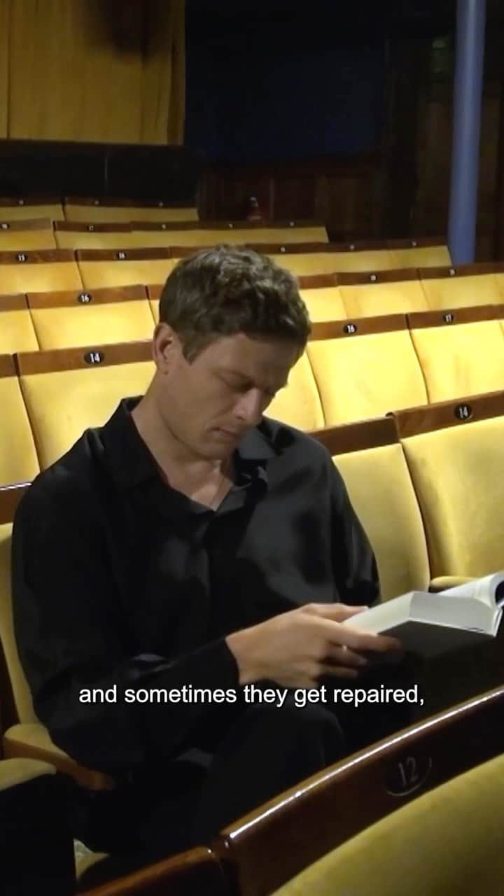 のインスタグラム：「Before the Maison’s upcoming menswear show, Valentino The Narratives, a meditation on challenge and triumph through words from @hanyayanagihara’s “A Little Life.”  Watch as actor James Norton (@jginorton), who stars in the book’s adaptation for the stage in London, brings life to the passage.  Tune in tomorrow to watch #ValentinoNarratives, the new menswear show, live from Milan at 2:00 PM CEST.」