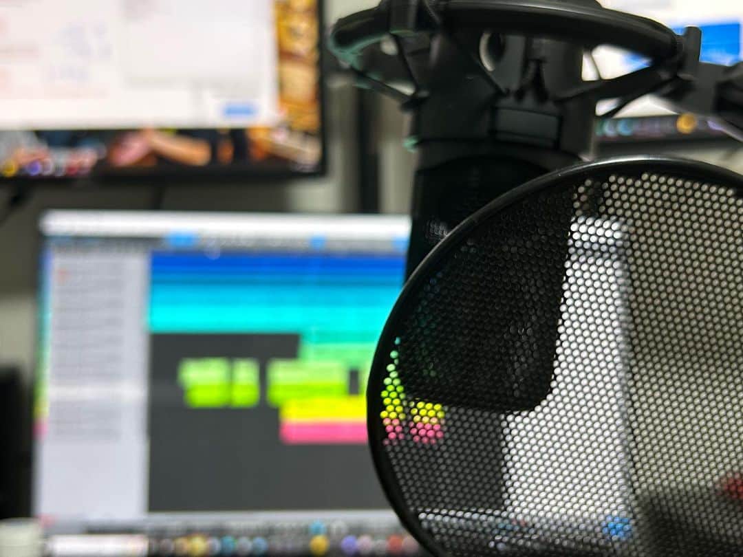 R!Nのインスタグラム：「宅録大活躍の相棒は、 🎤AT4050 💻Windows 10、Sudio One スタワンに乗り換えてから3年経つかな〜 すごく快適でこれ以外はもう使える気がしない」