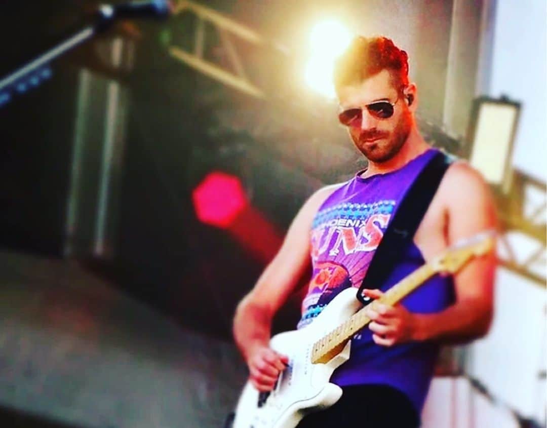 Magic!のインスタグラム：「Happy b day to our very our own @markpelli !!!!」