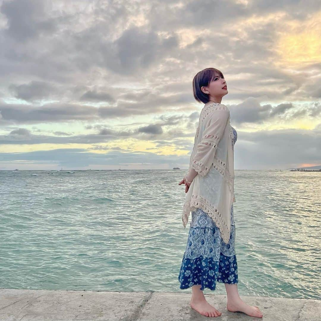 三村妃乃のインスタグラム：「♡  21歳になりました。 写真はハワイの夕陽です。綺麗だあ」