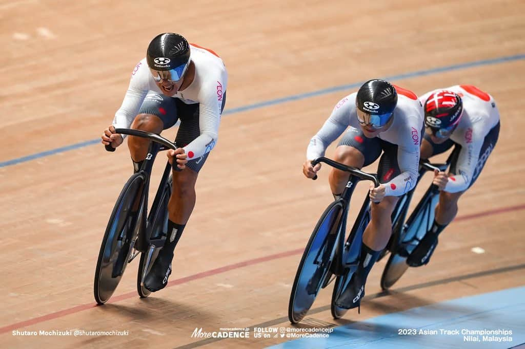 長迫吉拓さんのインスタグラム写真 - (長迫吉拓Instagram)「We won the 2023 Asian champs in TeamSprint! Thank you for the team @kaiya_727, @yuuta8229 and coaches/staffs behind it. Excited for our performance at the worlds in August!!」6月15日 15時18分 - yoshi993nagasako