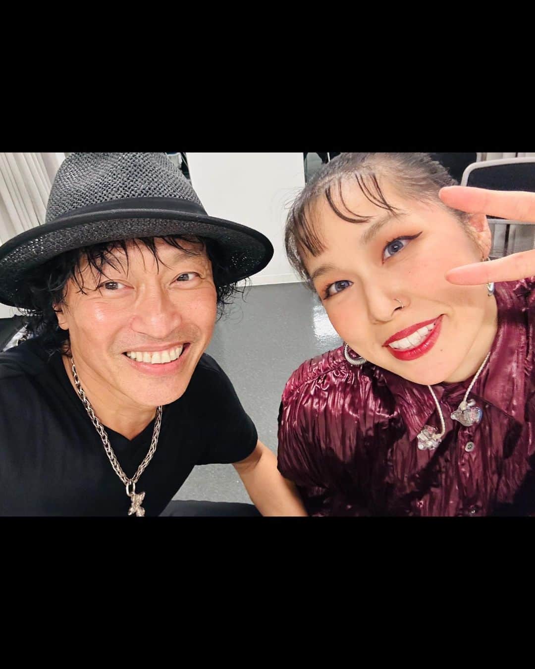 日野賢二のインスタグラム：「I gotta give Thanks to my Family ,Friends, Fans for all the love and support . The 20year Anniversary Gig was my dream come true. we had borderless genre of Music in one night thanx to great artists they sang,danced and entertained the evening away^_^ A.I., Micro(DefTech), Sato Chikuzen (Sing like talking)& My Father (surprise unannounced special guest) who delayed his Flight to florida just to join us! It was a Epic Night,for me.thanx to  My brothers from another mother’s Jino Jam’s band members : Jay Stixx, Andy Wulf, Masa Kohama, Penny K, Nobu K and Cats that came to sit in :Yui Arakawa, Kazumaru and Oto.  My Manager (dear friend and my 1st ever Student /Roadie in Japan ) Yoshi Omata, who organaized this whole event w/His Father(also Bassist)and Min-On Crew and Staff just to do this one gig , we sold out 2000 seater in 3weeks! I owe it to all the people Ive crossed path with,wether it was positive experience or not,I owe it to y’all! Also All my Moms and My Wife and Kids who endured my Craziness  for all these years and always had my back. Ur my Rock!  The next gig is in Nagoya November 7th,11/7/2023!^_^ I’ll post the info real soon!」