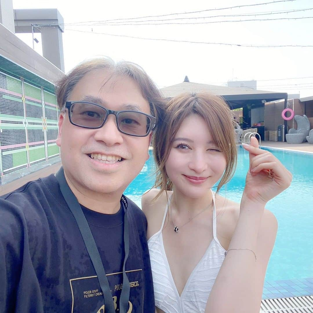 龐文宏のインスタグラム：「下午游泳池拍照😎~~~~可愛又漂亮的相澤南🥰🥰🥰❤️❤️❤️愛心😘🤞」