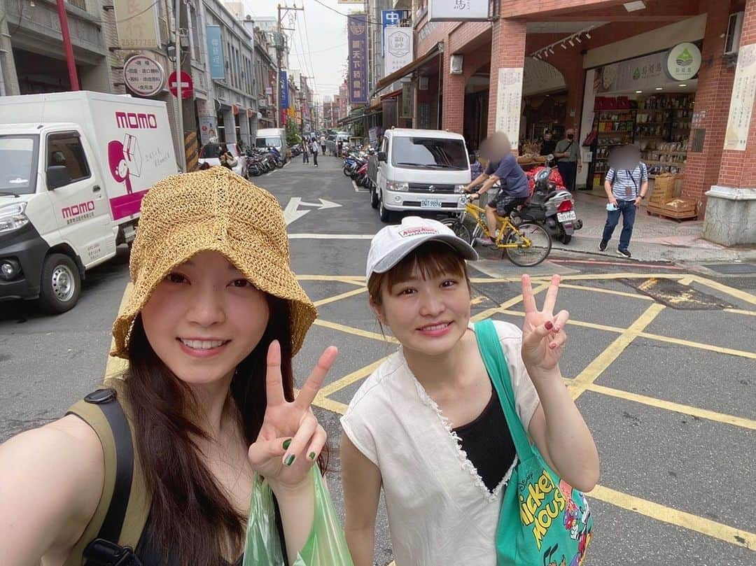 伊藤かりんのインスタグラム：「. . 少し前に台湾に行ってました🇹🇼 . なーは1泊、私は2泊🫶 . . いつものことなんだけど 全然写真撮ってなくて大反省。  反省しても次の旅行では忘れてる😇  . . 動画は撮ったから…！ 載せる…、はず！笑  . . .」