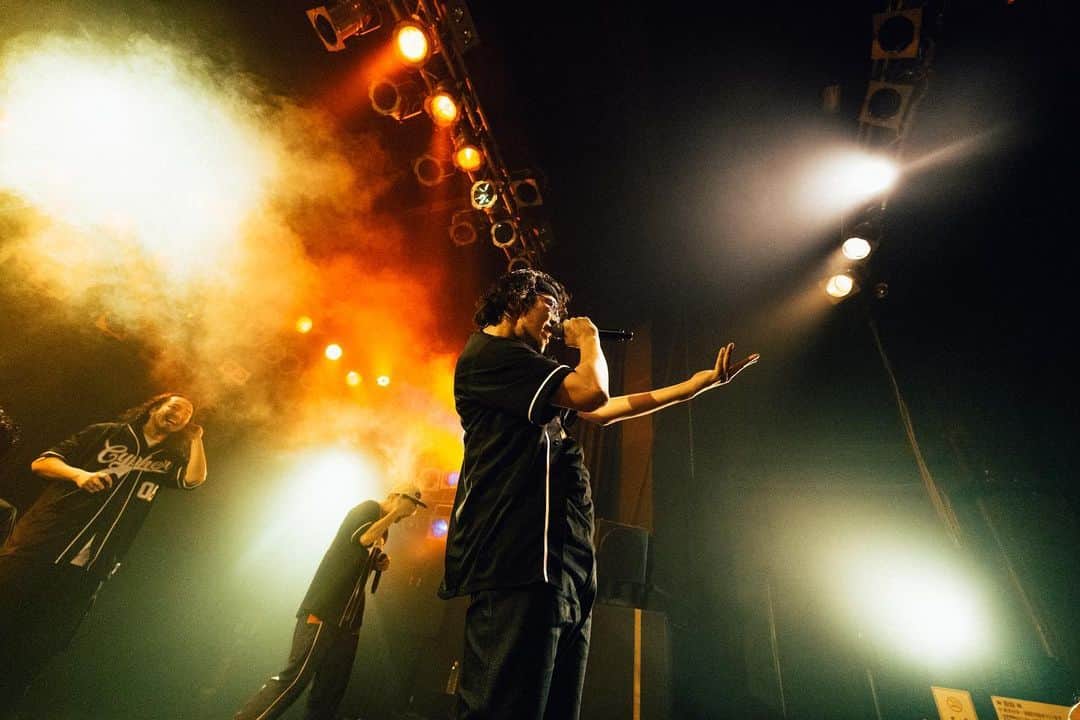 梅田サイファーのインスタグラム：「23/6/8 at 福岡DRUM Be-1  "NEW ALBUM RAPNAVIO RELEASE ONE MAN TOUR"  Photo by @orz_____rio  #RAPNAVIO #梅田サイファー」