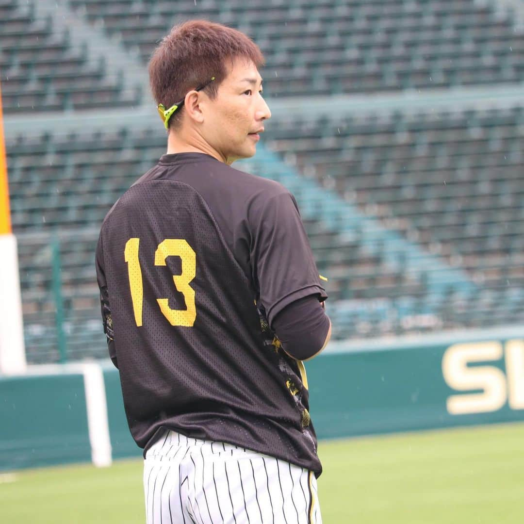 阪神タイガースさんのインスタグラム写真 - (阪神タイガースInstagram)「6月15日オリックス戦の試合前練習です！ #石井大智 選手 #大竹耕太郎 選手 #岩崎優 選手 #湯浅京己 選手 #植田海 選手 #糸原健斗 選手 #小幡竜平 選手 #佐藤輝明 選手 #近本光司 選手 #木浪聖也 選手 #阪神タイガース  #日本生命セパ交流戦  #ARE」6月15日 16時21分 - hanshintigers_official