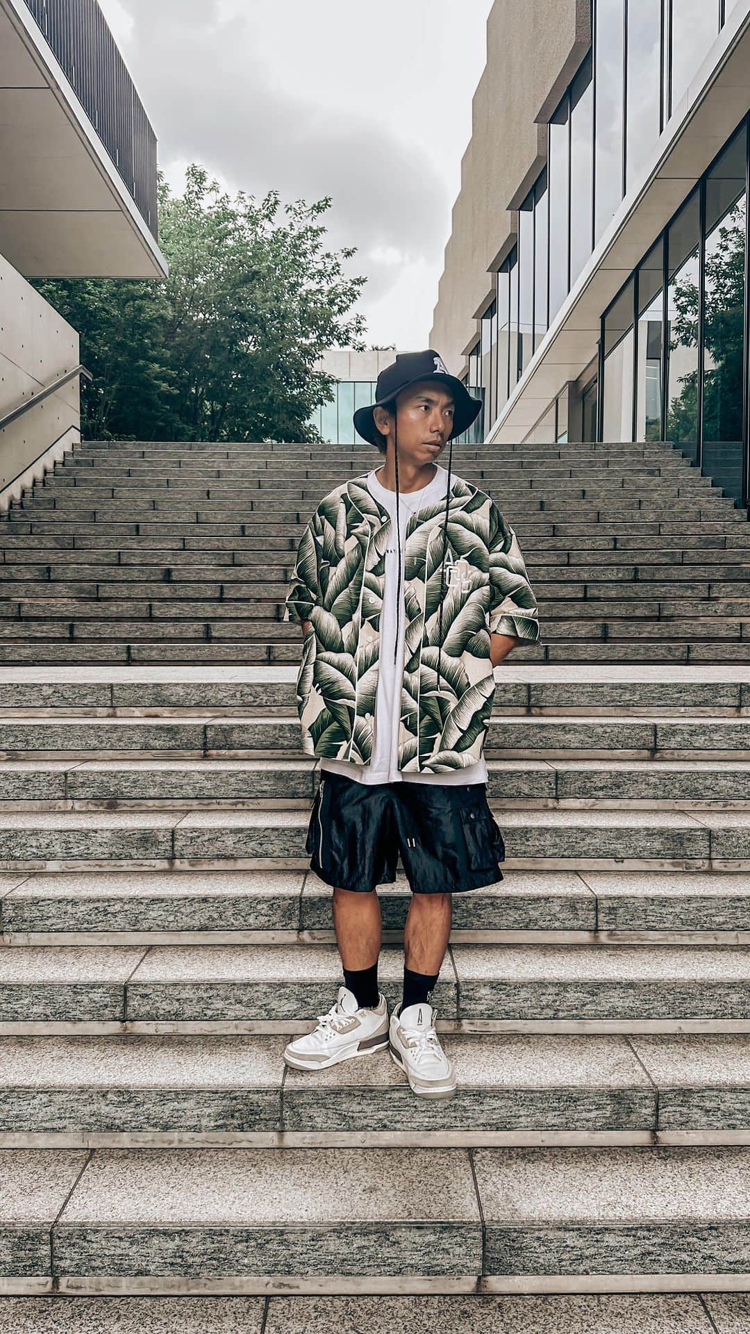 KING-MASAのインスタグラム：「Aloha Vibes 🤙🌺  @alwaysoutofstock」
