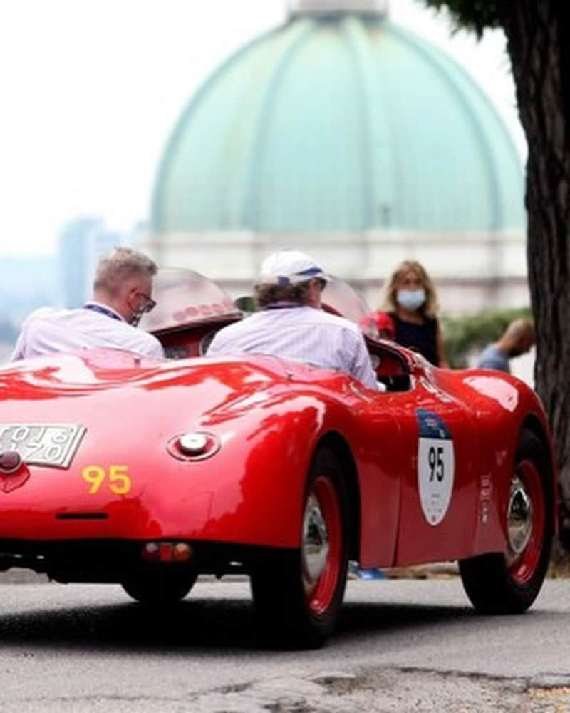 カトリネル・メンギアさんのインスタグラム写真 - (カトリネル・メンギアInstagram)「🚘🔜 #Siena  with my lovely @penske_italy & @nerolifestyle  The most beautiful race in the world #MilleMiglia with a classic chronograph, an iconic watch #legendary @chopard  #RacingInStyle #Chopard #Millemiglia2023」6月15日 16時40分 - catrinelmarlon